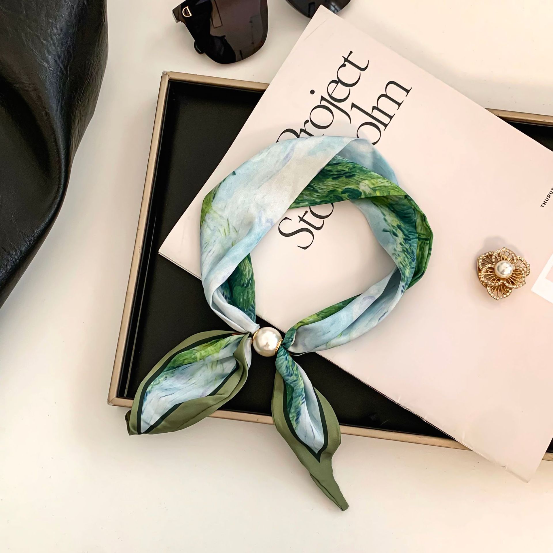 Cashew Flower Silk Scarf Effor - Pearl Trim Chain avis et prix