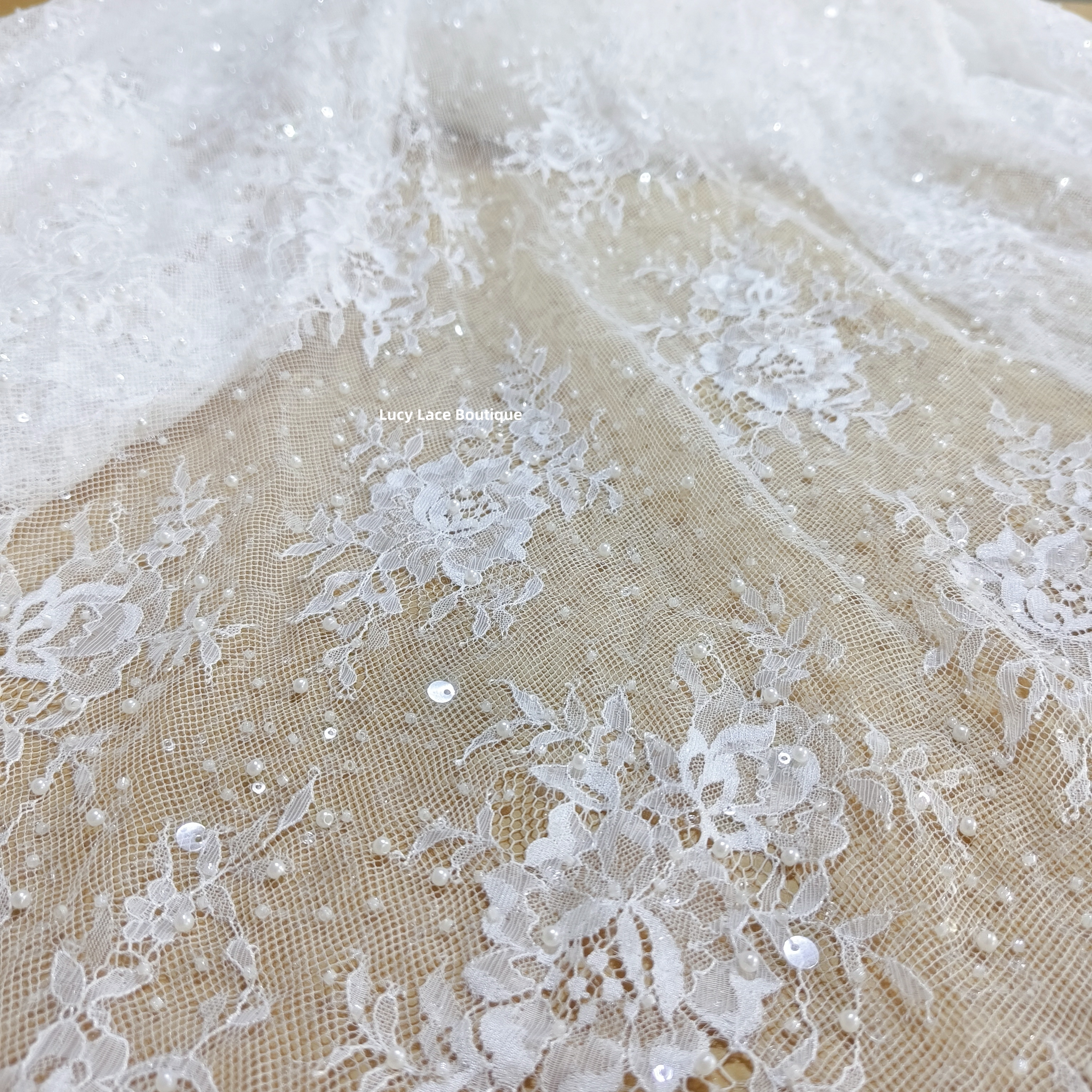 1 Panel 1.5M Wide 3M Long Off  - Sequin Fabric Panel avis et prix